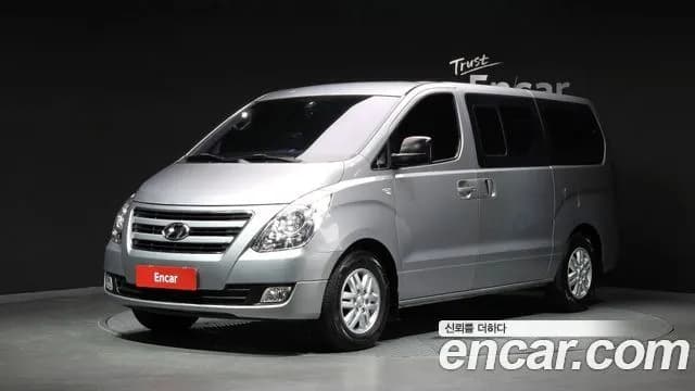 Hyundai Starex 12-Seater Wagon