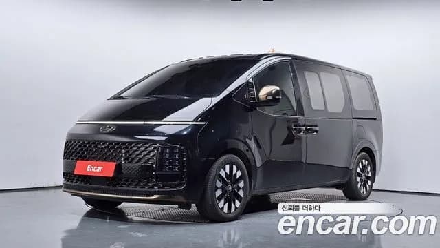 Hyundai Staria 4WD Lounge 9-Seater