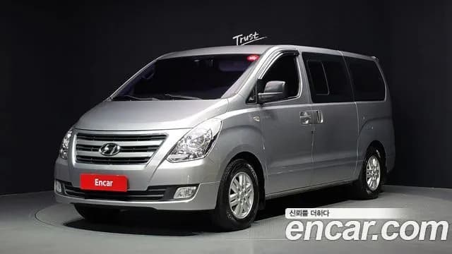 Hyundai Starex 12-Seater Wagon