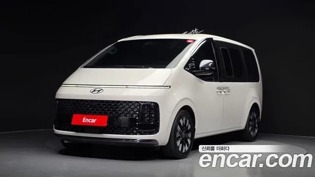 Hyundai Staria L3.5 Lounge 7-Seater