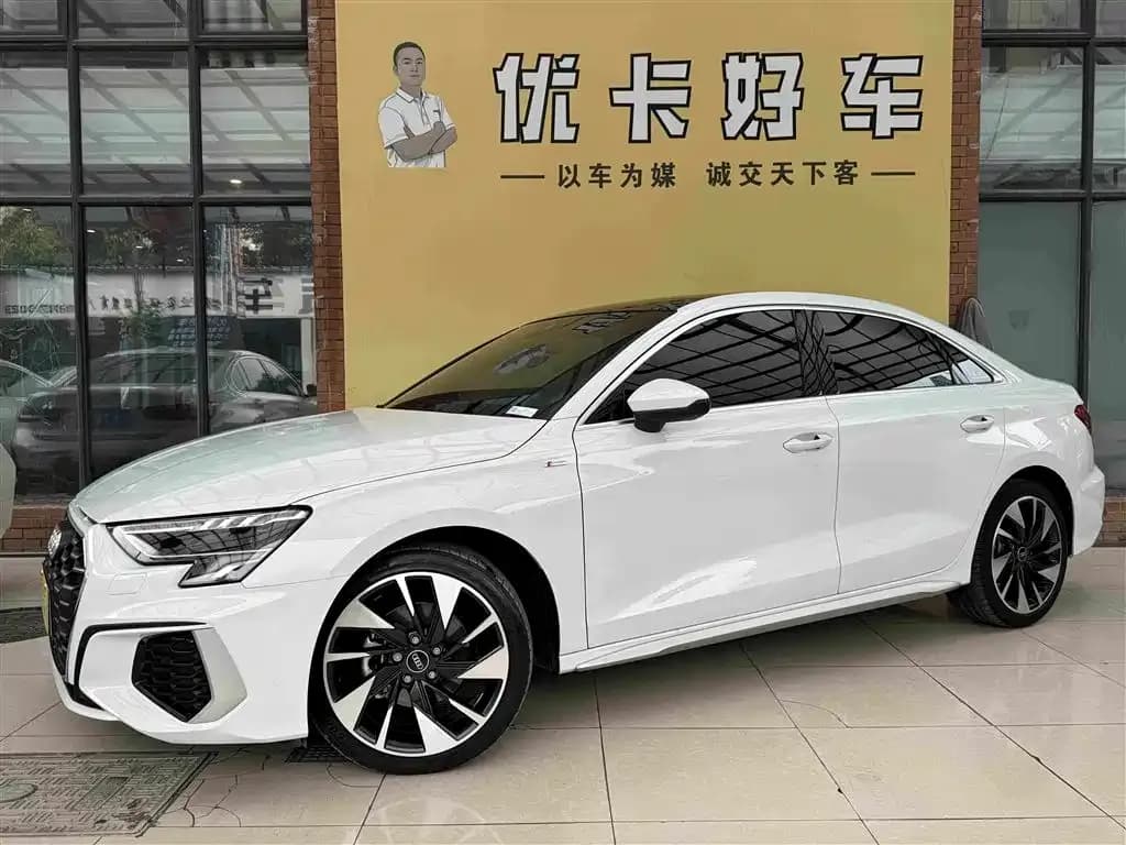 Audi A3 A3L Limousine 35 TFSI Style Sport
