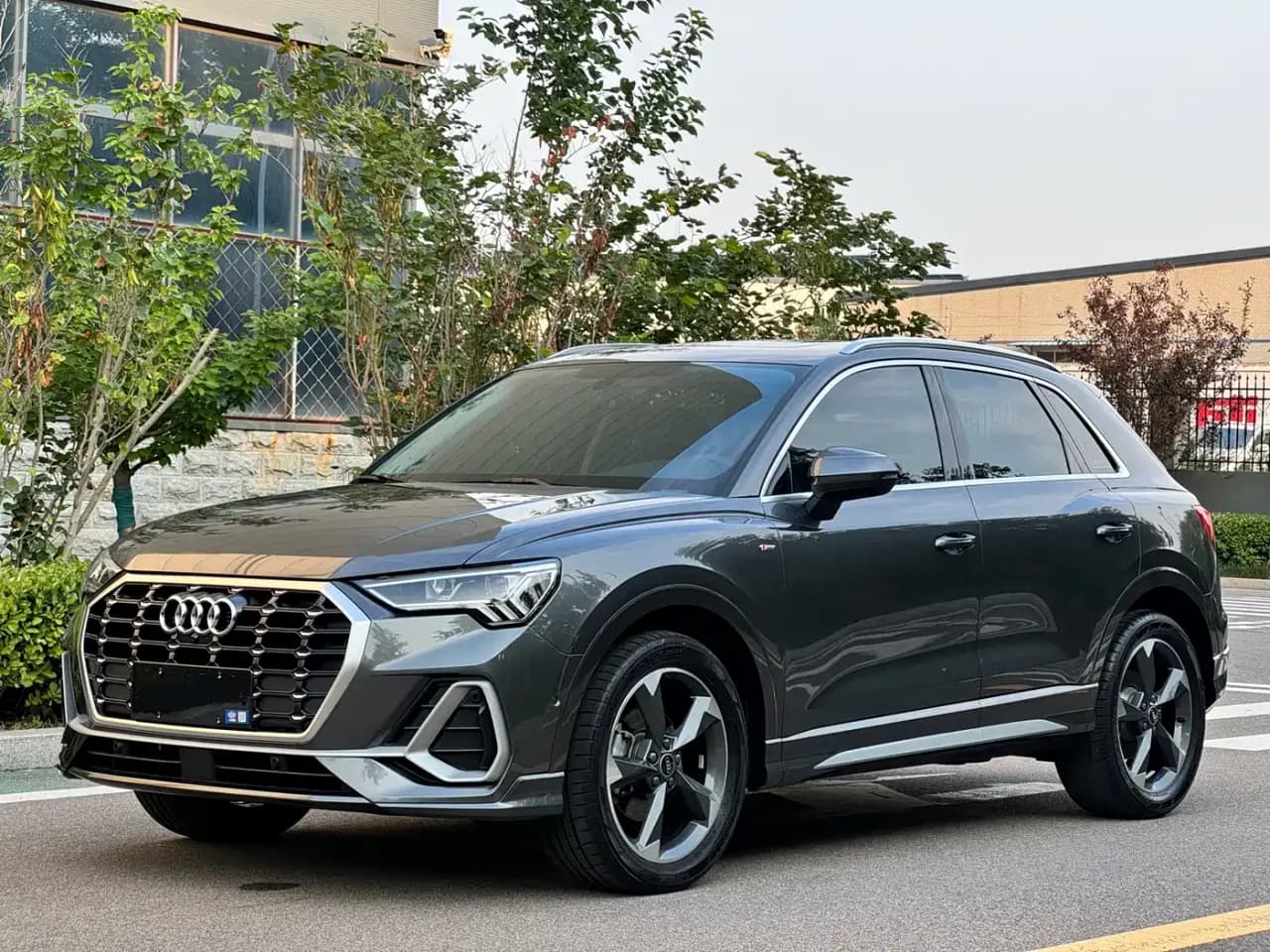 Audi Q3 35 TFSI Fashion Dynamic (1.4T)