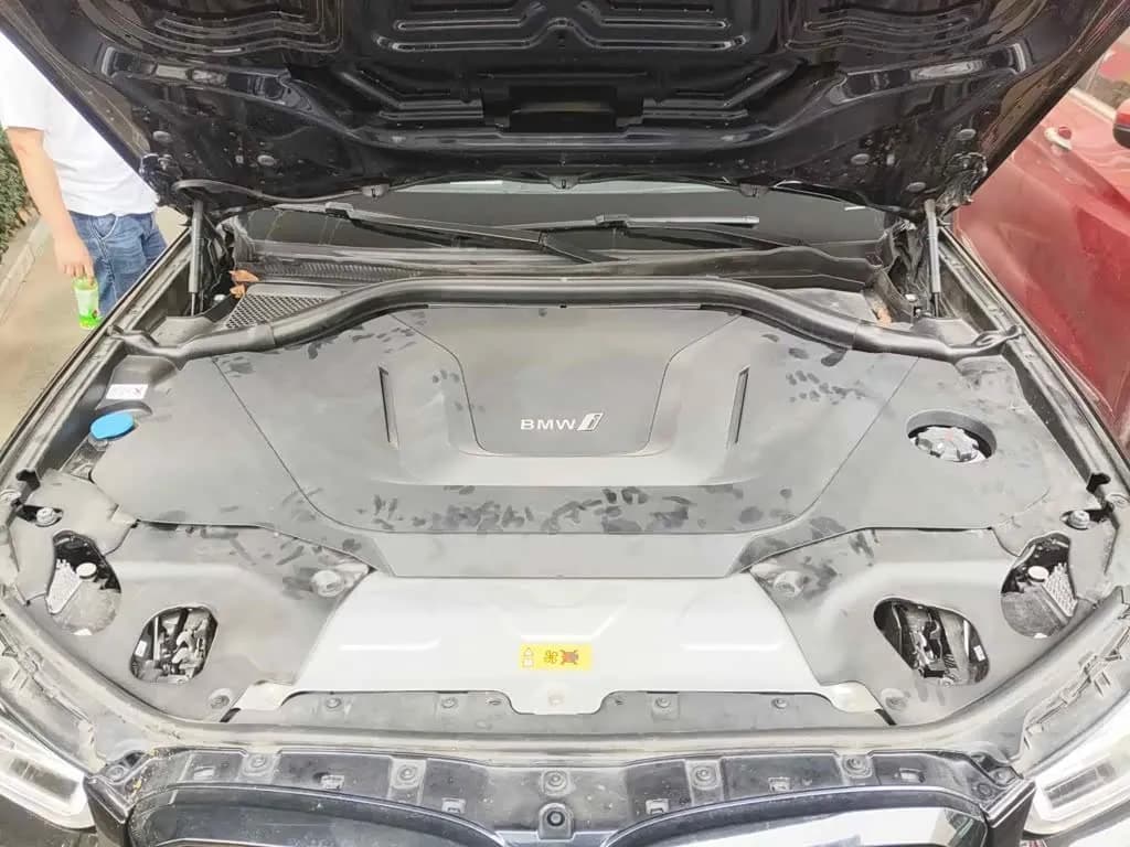 BMW iX3 Facelift Leading Model
