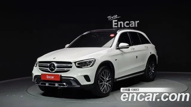 Mercedes-Benz GLC-Class GLC300e 4MATIC