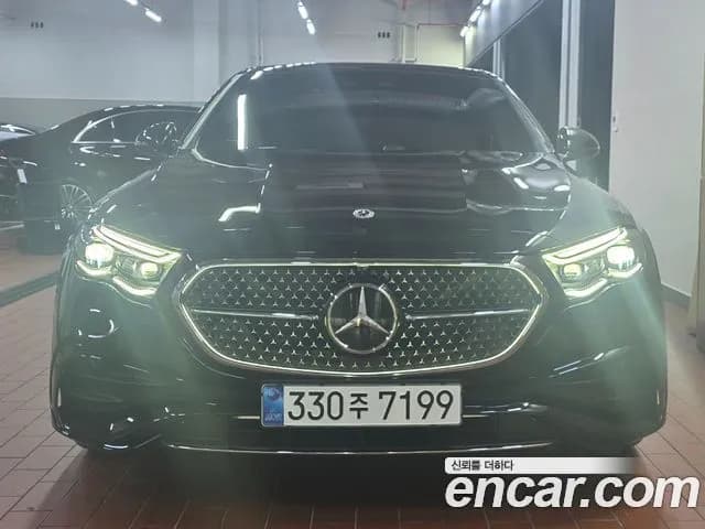 Mercedes-Benz E-Class E300 4MATIC AMG Line