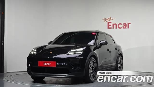 Porsche Macan Base 4