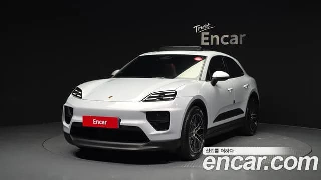 Porsche Macan Base 4
