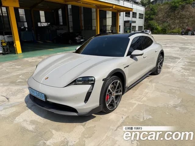 Porsche Taycan 4S Cross Turismo