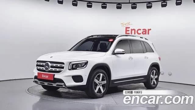 Mercedes-Benz GLB-Class GLB220