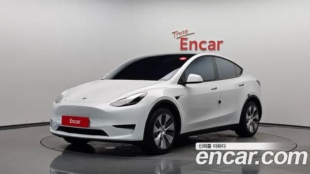 Tesla Model Y RWD
