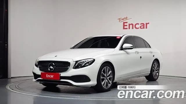Mercedes-Benz E-Class E300 4MATIC Avnatgarde