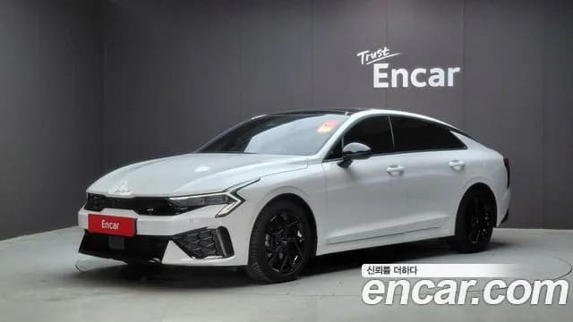 Kia K5 Signature
