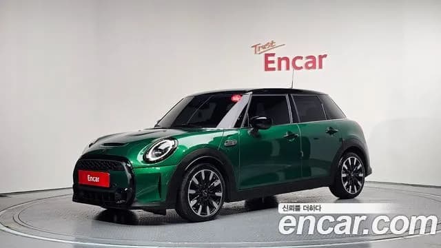 Mini Cooper 5Door Classic Launch Pack