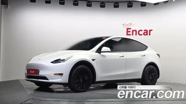 Tesla Model Y Standard Range RWD