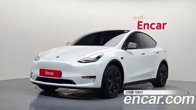Tesla Model Y Standard Range RWD