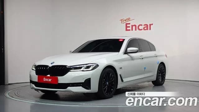 BMW 5-Series 530e Luxury