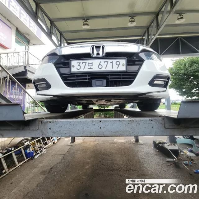 Honda Accord 2.0 Hybrid Touring