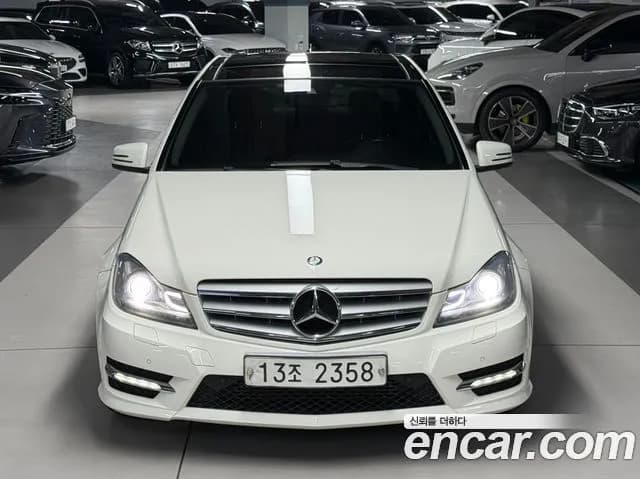 Mercedes-Benz C-Class C200 CGI AVANTGARDE