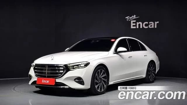 Mercedes-Benz E-Class E300 4MATIC Exclusive