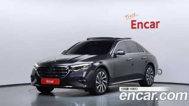 Mercedes-Benz E-Class E300 4MATIC Exclusive