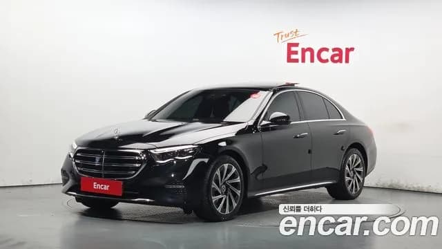 Mercedes-Benz E-Class E300 4MATIC Exclusive