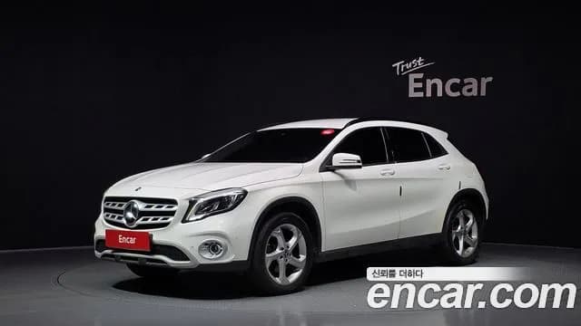 Mercedes-Benz GLA-Class GLA220