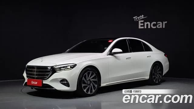 Mercedes-Benz E-Class E300 4MATIC Exclusive