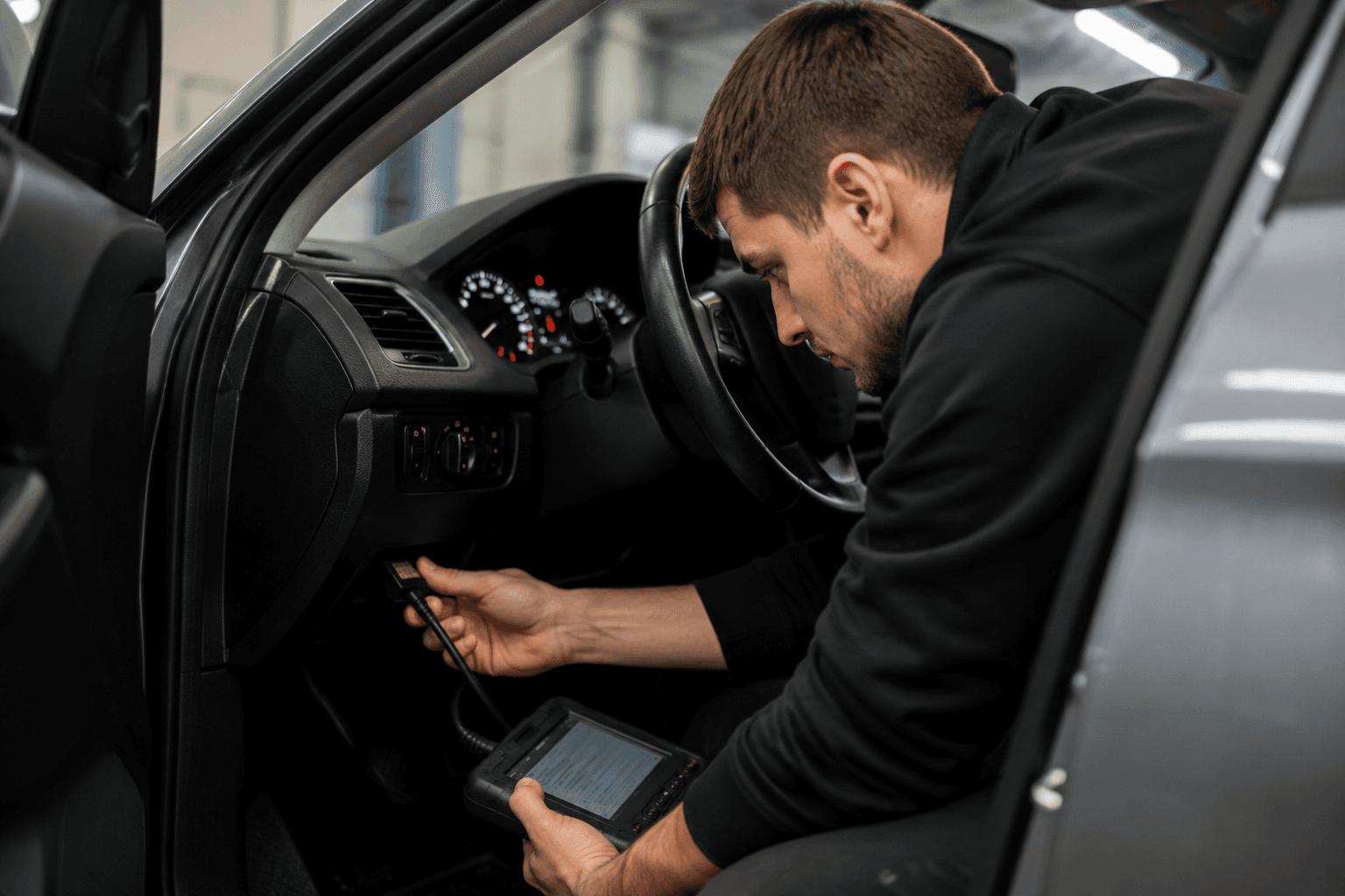 Диагностика автомобиля из Кореи сканером ЭБУ через OBD-разъём