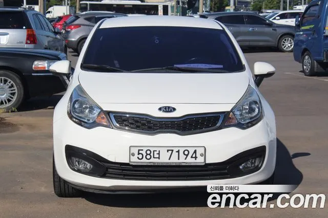 Kia pride 1.4 MPI Sedan