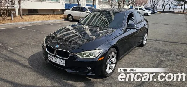 BMW 3-Series 320i