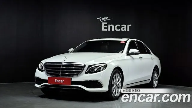 Mercedes-Benz E-Class E300 4MATIC Exclusive