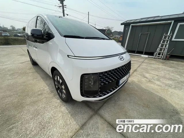 Hyundai Staria HEV 1.6 Lounge 9-Seater