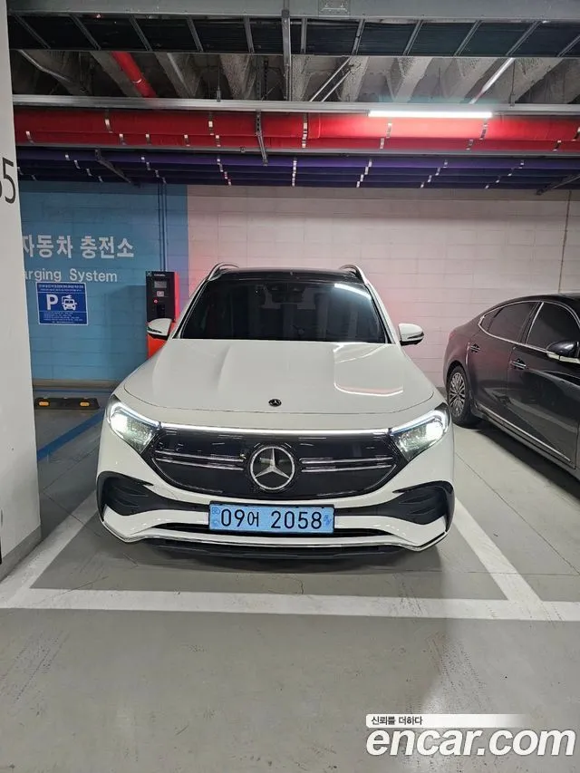 Mercedes-Benz EQB EQB300 4MATIC AMG Line