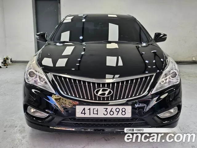 Hyundai Grandeur HG240 Modern