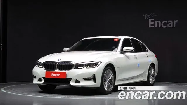 BMW 3-Series 330e Luxury