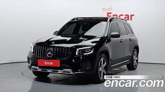 Mercedes-Benz GLB-Class GLB220