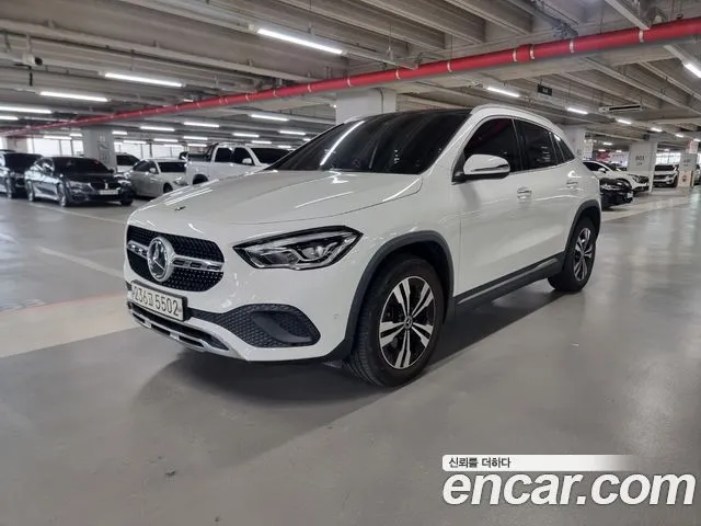 Mercedes-Benz GLA-Class GLA220