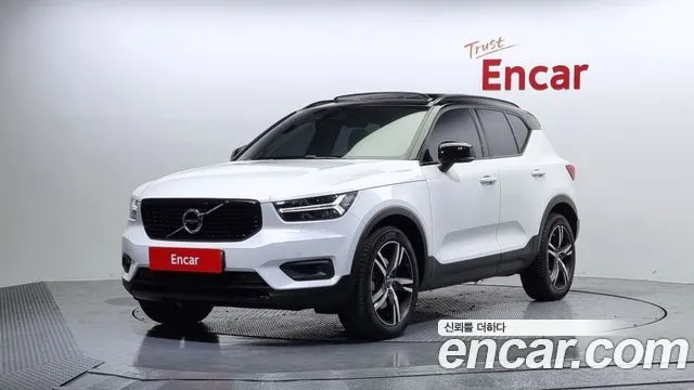 Volvo XC40 B4 R-Design