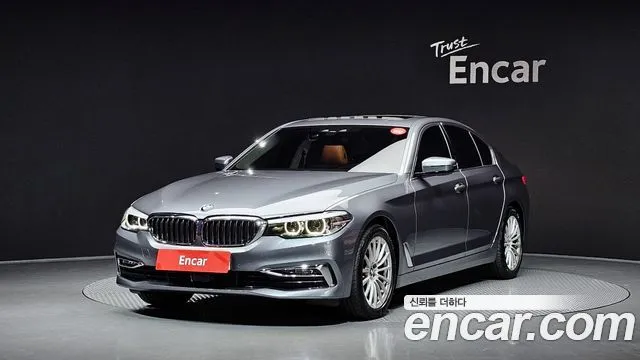 BMW 5-Series 520i Luxury
