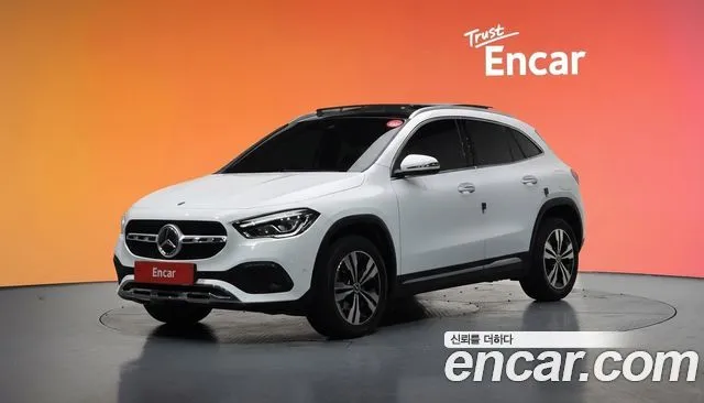 Mercedes-Benz GLA-Class GLA220