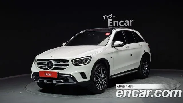 Mercedes-Benz GLC-Class GLC300e 4MATIC