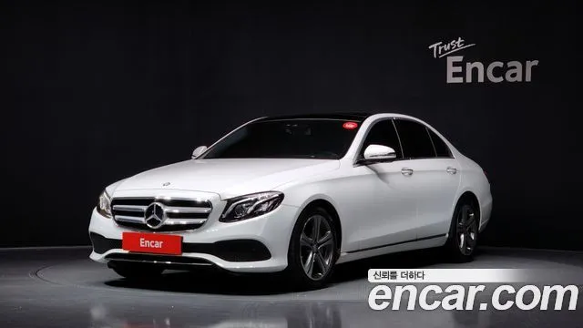Mercedes-Benz E-Class E300 4MATIC Avnatgarde