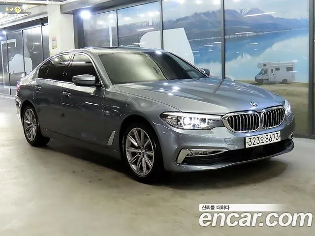 BMW 5-Series 520i Luxury