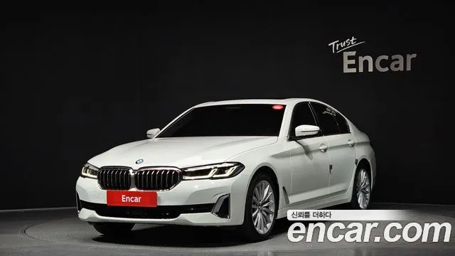 BMW 5-Series 530i xDrive Luxury