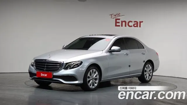 Mercedes-Benz E-Class E300 4MATIC Exclusive