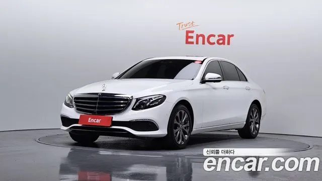 Mercedes-Benz E-Class E300 4MATIC Exclusive