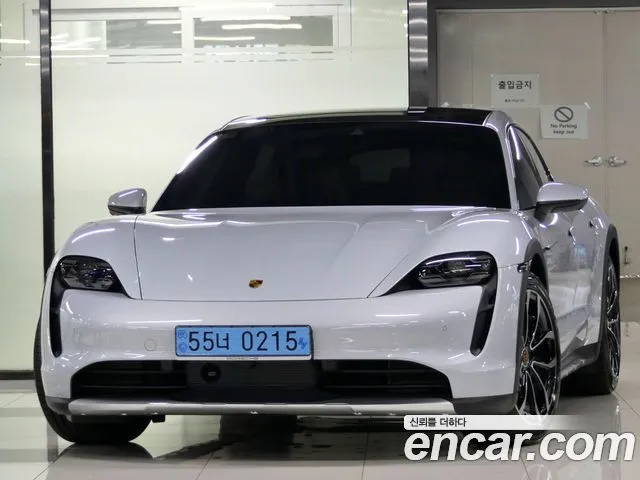 Porsche Taycan 4S Cross Turismo