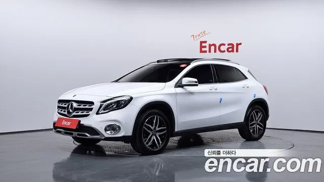 Mercedes-Benz GLA-Class GLA220 Premium