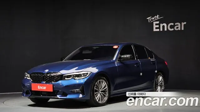 BMW 3-Series 320i Luxury