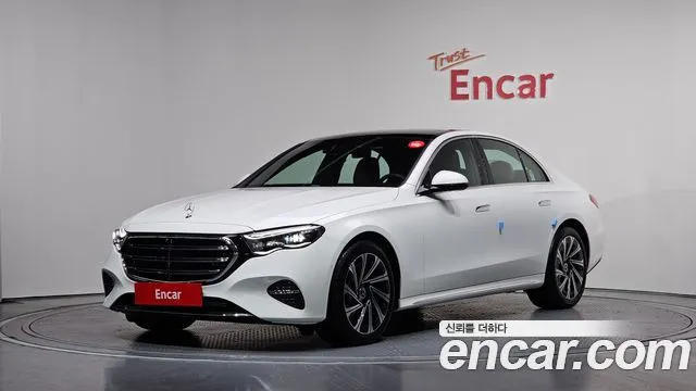 Mercedes-Benz E-Class E300 4MATIC Exclusive